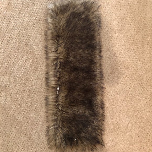 Club Monaco Fur Collar Scarf - Picture 4 of 8
